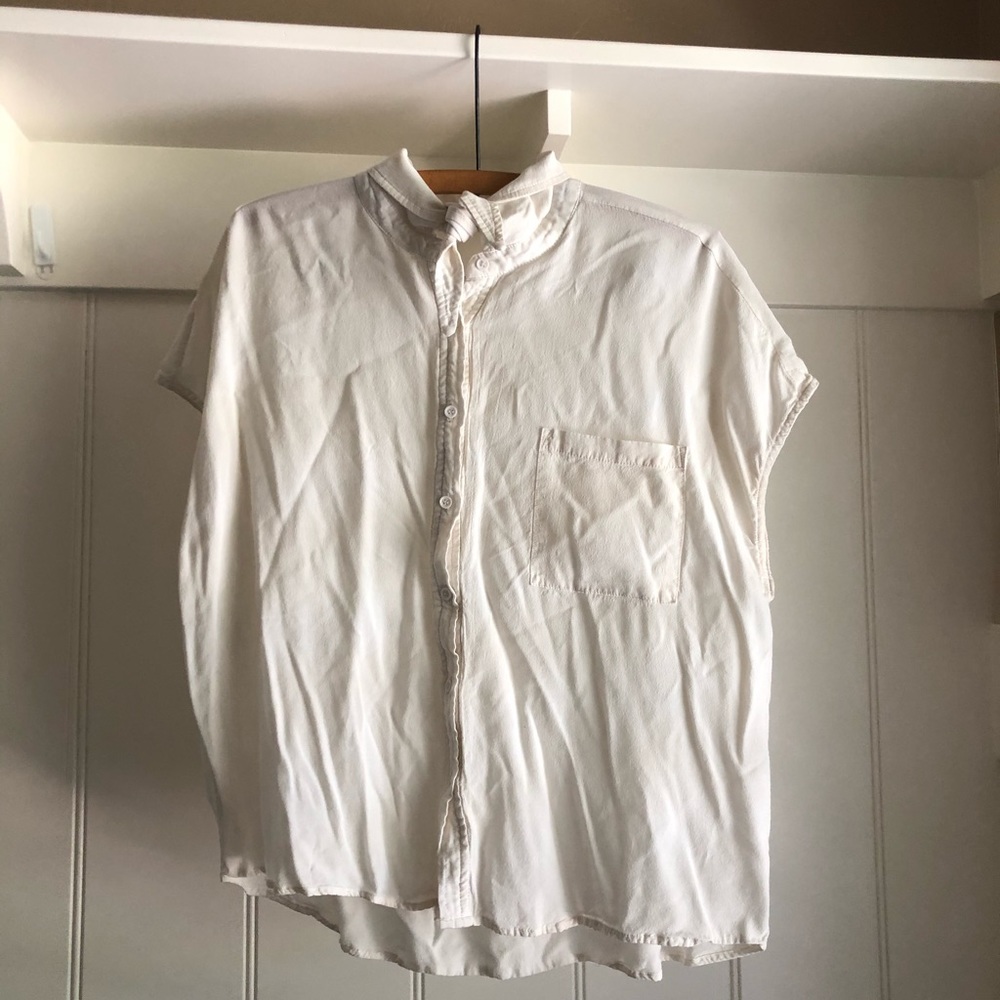 Cute tie-collar button blouse